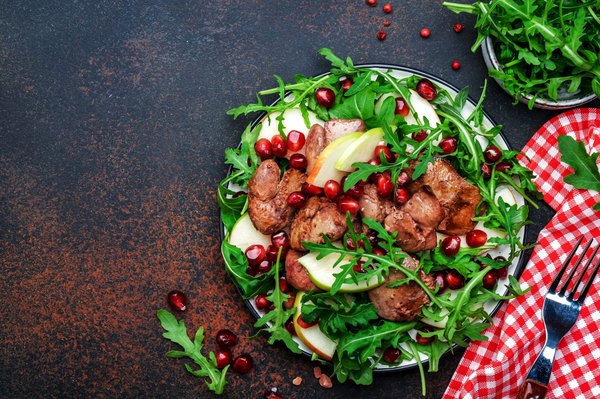 Top 5 styles de porte menu à adopter dans votre restaurant en 2024